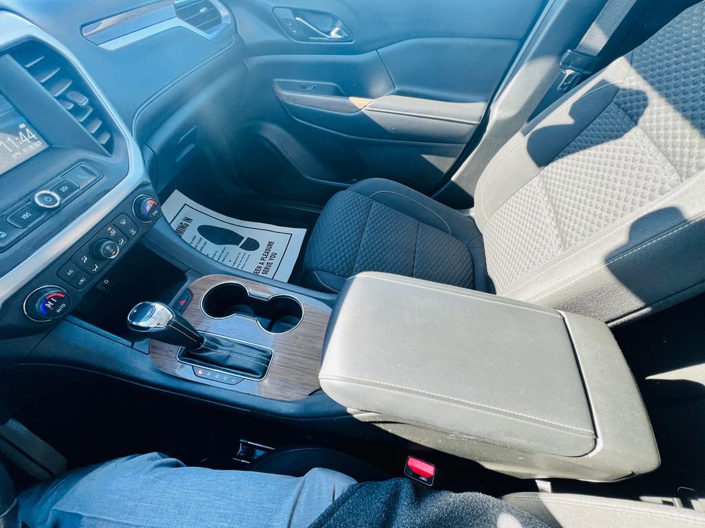 Used 2017 GMC Acadia SLE image 19