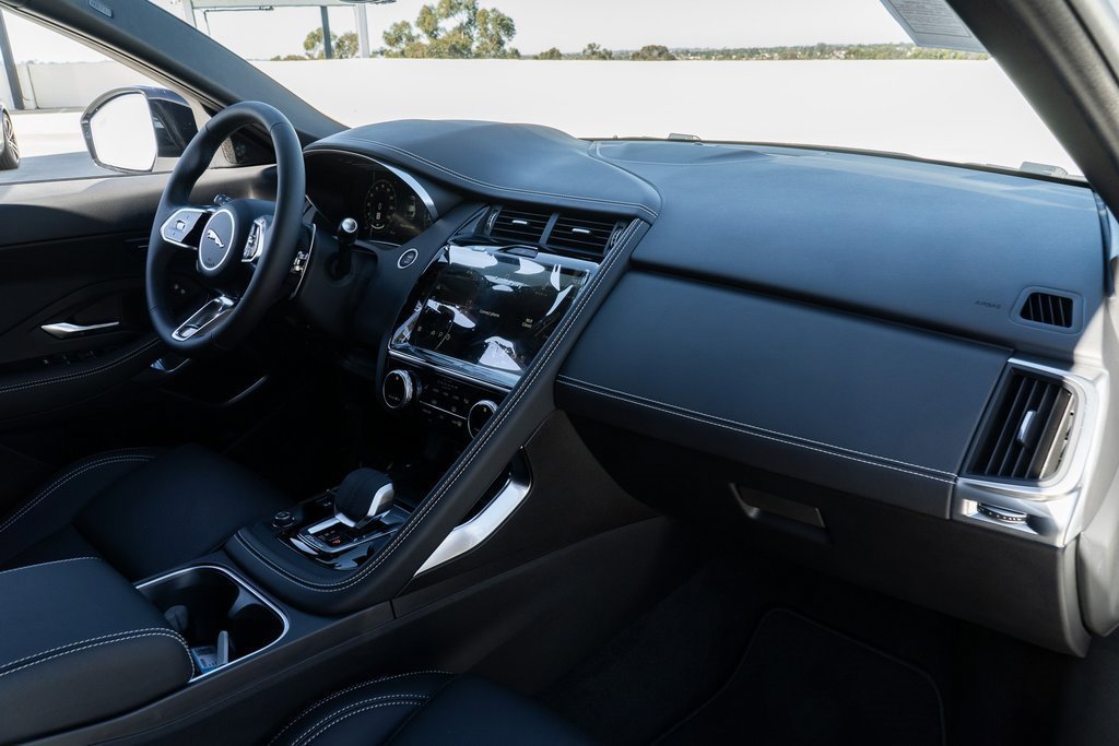 Used 2024 Jaguar E-PACE R-Dynamic SE AWD/4WD image 19