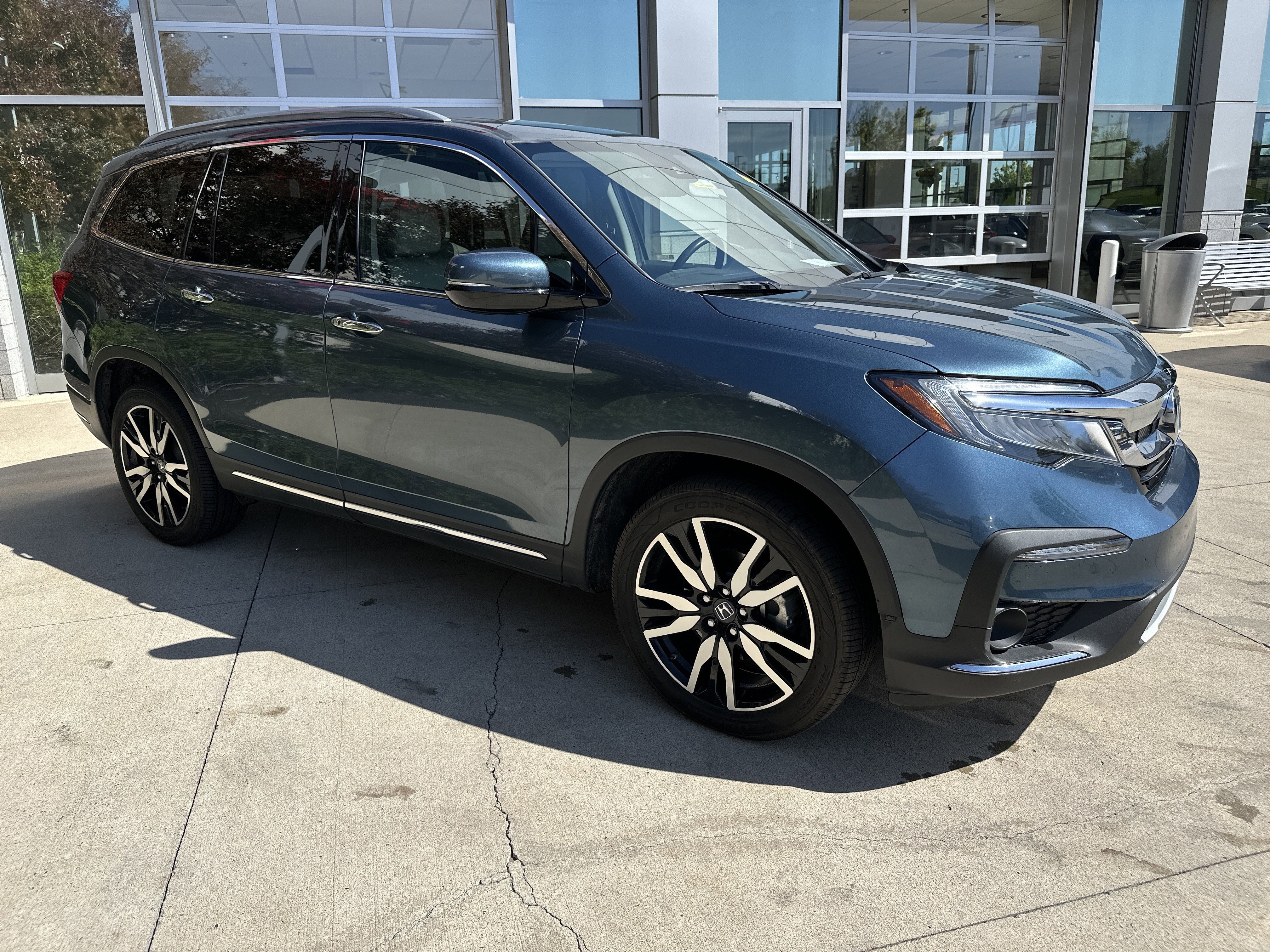 Used 2021 Honda Pilot Touring image 2
