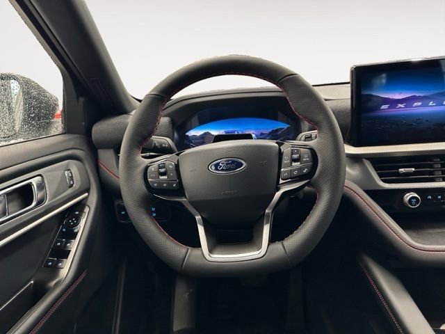 Used 2025 Ford Explorer ST-Line w/ ST-Line Street Pack AWD/4WD image 18