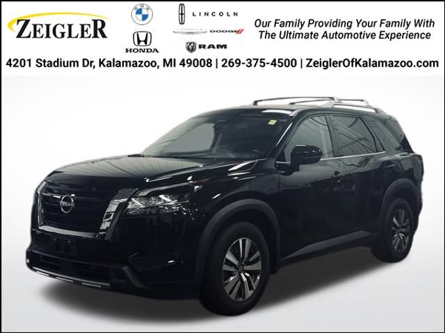 Used 2023 Nissan Pathfinder SL video 1