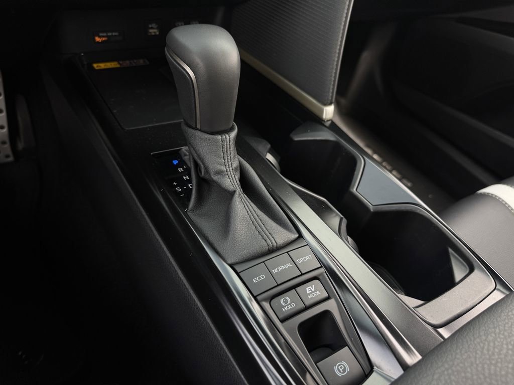 Used 2025 Toyota Camry SE FWD image 20