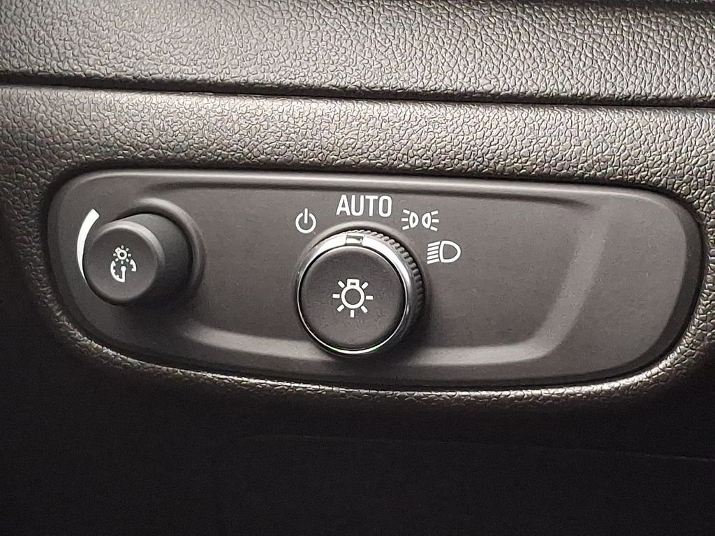 Certified 2023 Chevrolet Bolt LT w/ Infotainment Package image 28