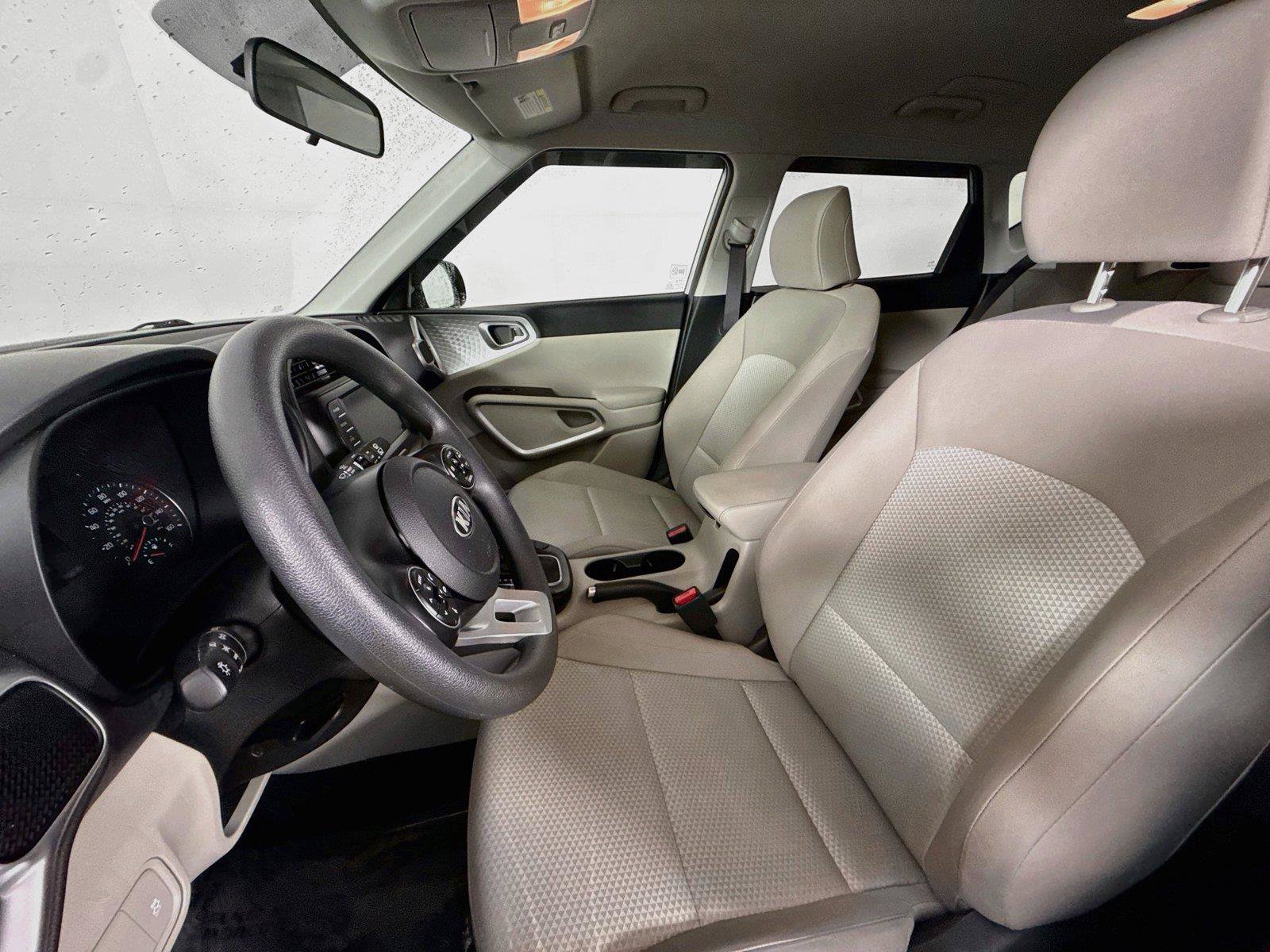 Used 2021 Kia Soul LX FWD image 3