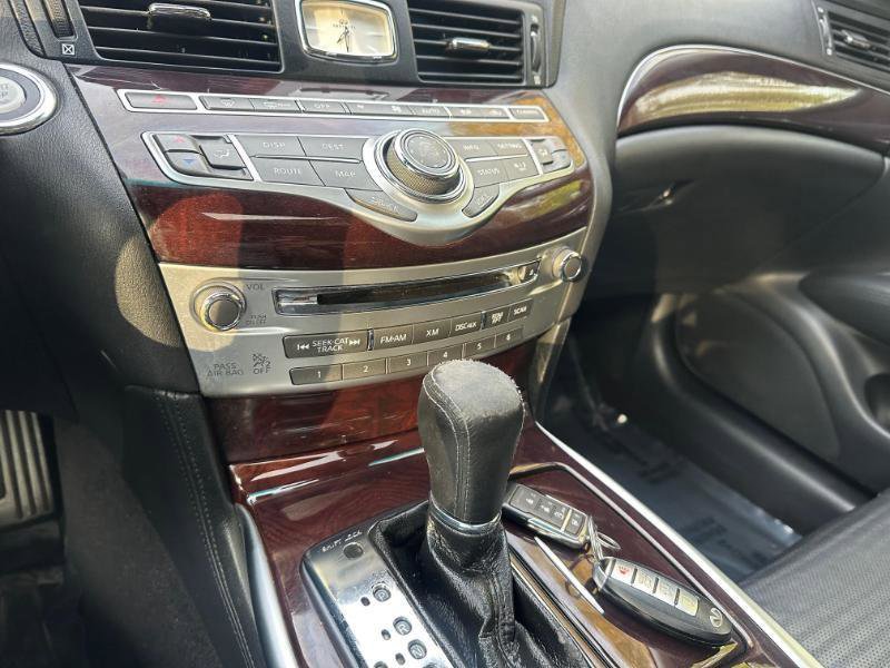 Used 2011 INFINITI M37 w/ Sport Pkg RWD image 30