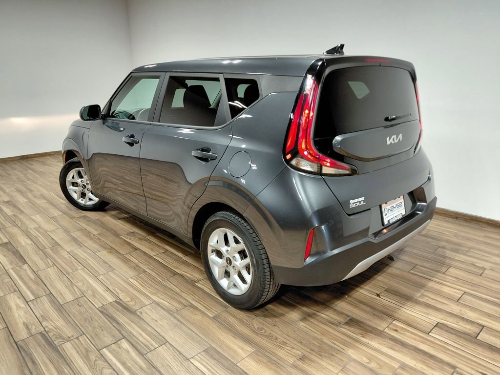 Used 2023 Kia Soul LX w/ LX Technology Package FWD image 13