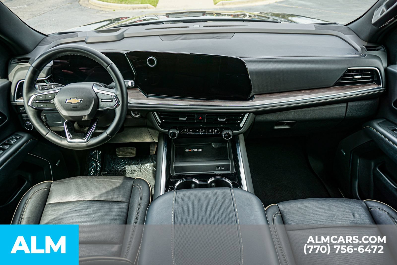 Used 2025 Chevrolet Suburban Premier AWD/4WD image 27