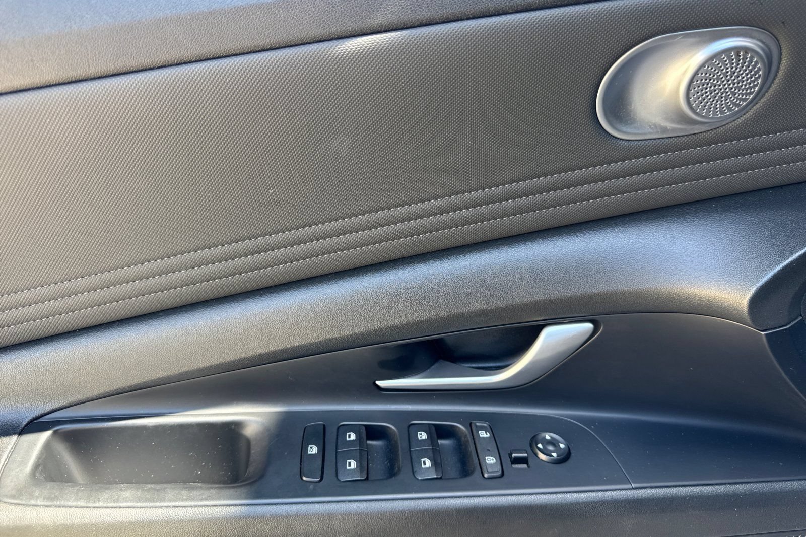 Used 2021 Hyundai Elantra SEL w/ Convenience Package FWD image 11