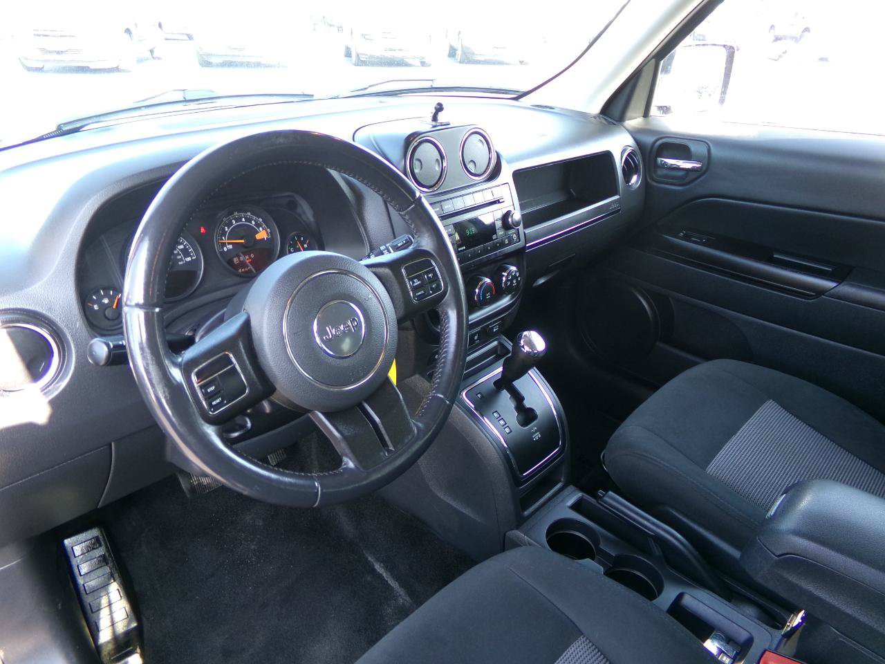 Used 2015 Jeep Patriot Latitude w/ All Weather Capability Group AWD/4WD image 11
