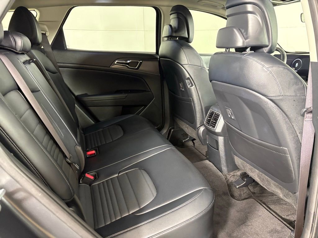 Used 2025 Kia Sportage SX Prestige image 17