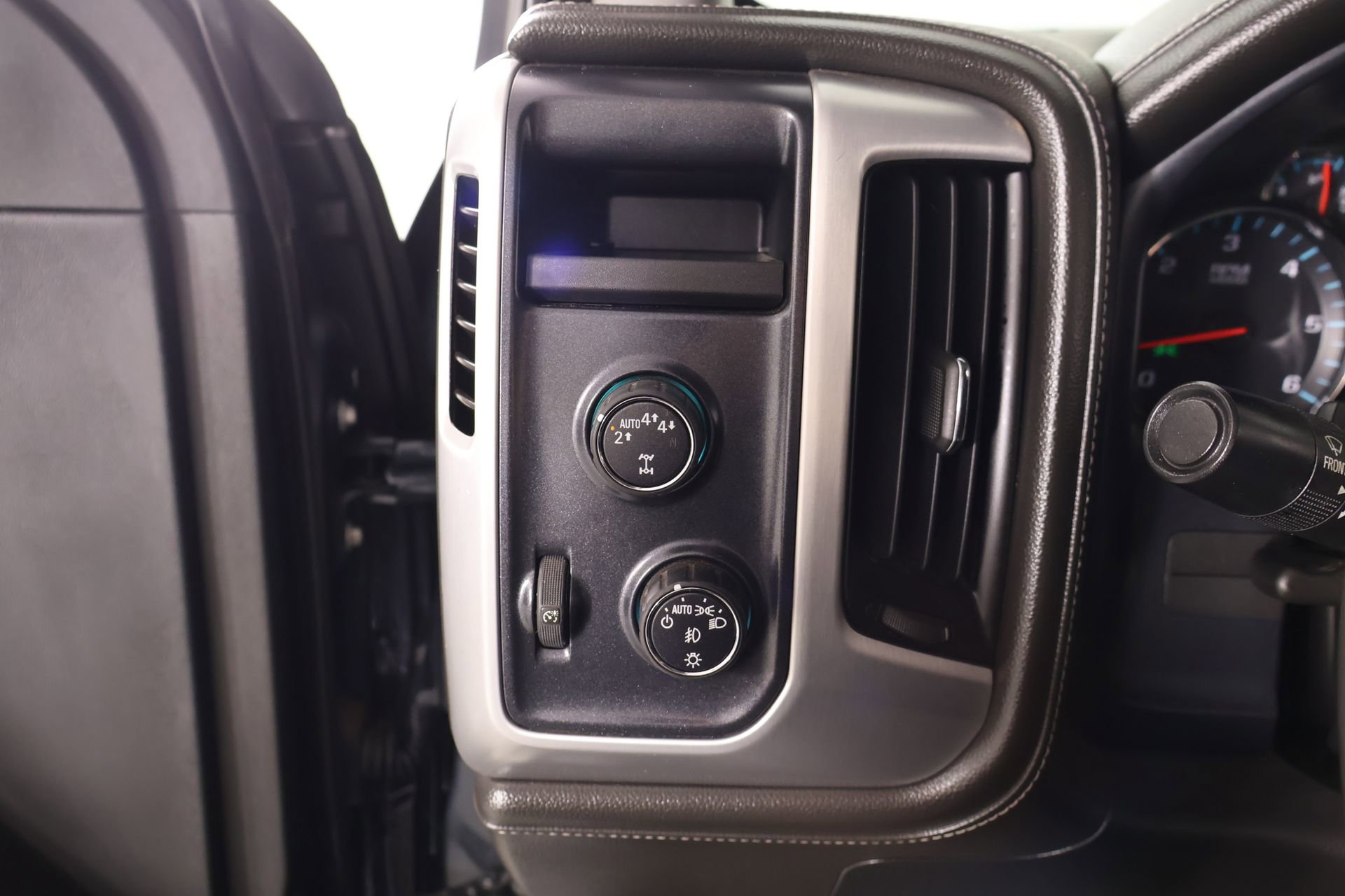 Used 2017 GMC Sierra 1500 SLT w/ SLT Premium Package AWD/4WD image 8