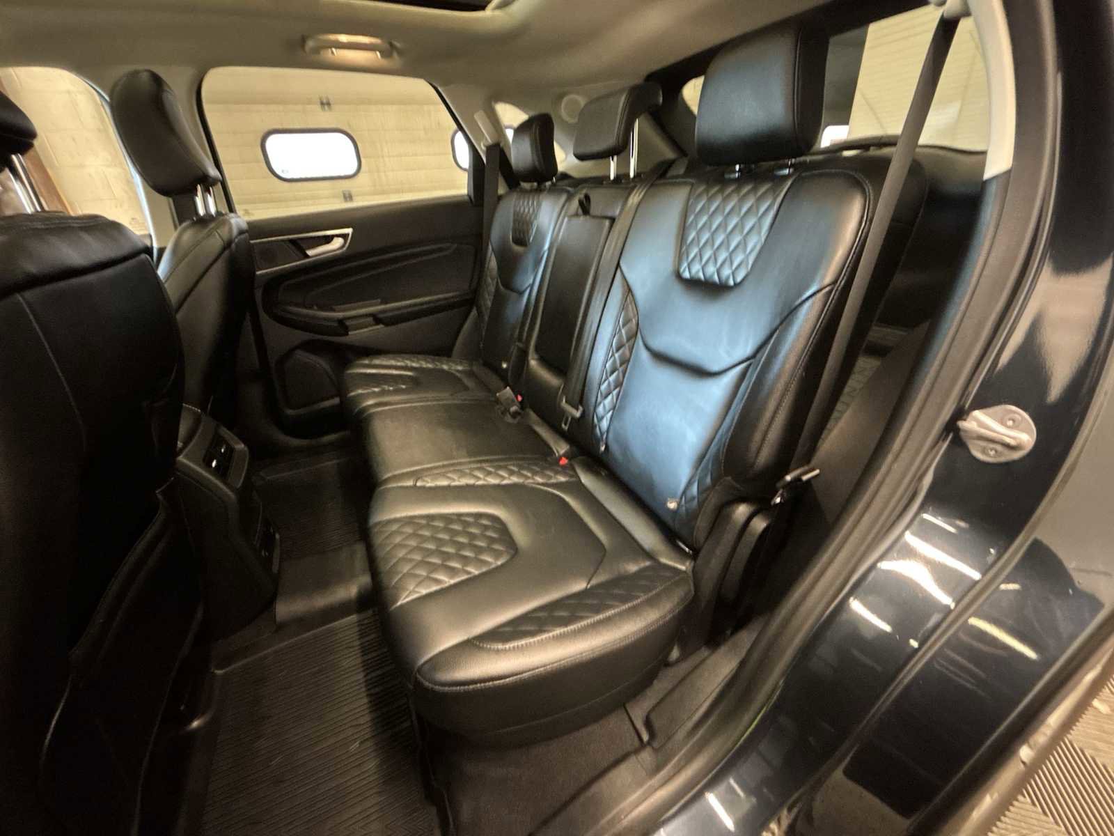 Used 2023 Ford Edge Titanium w/ Class II Trailer Tow Package AWD/4WD image 24