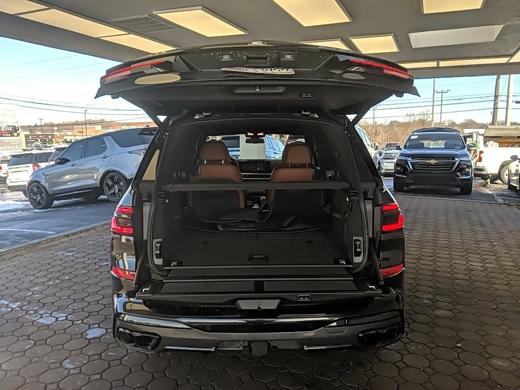 Used 2024 BMW X7 M60i w/ Executive Package image 10