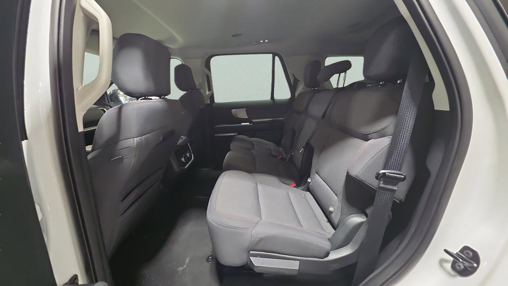 Certified 2025 Ford Expedition Active AWD/4WD image 27