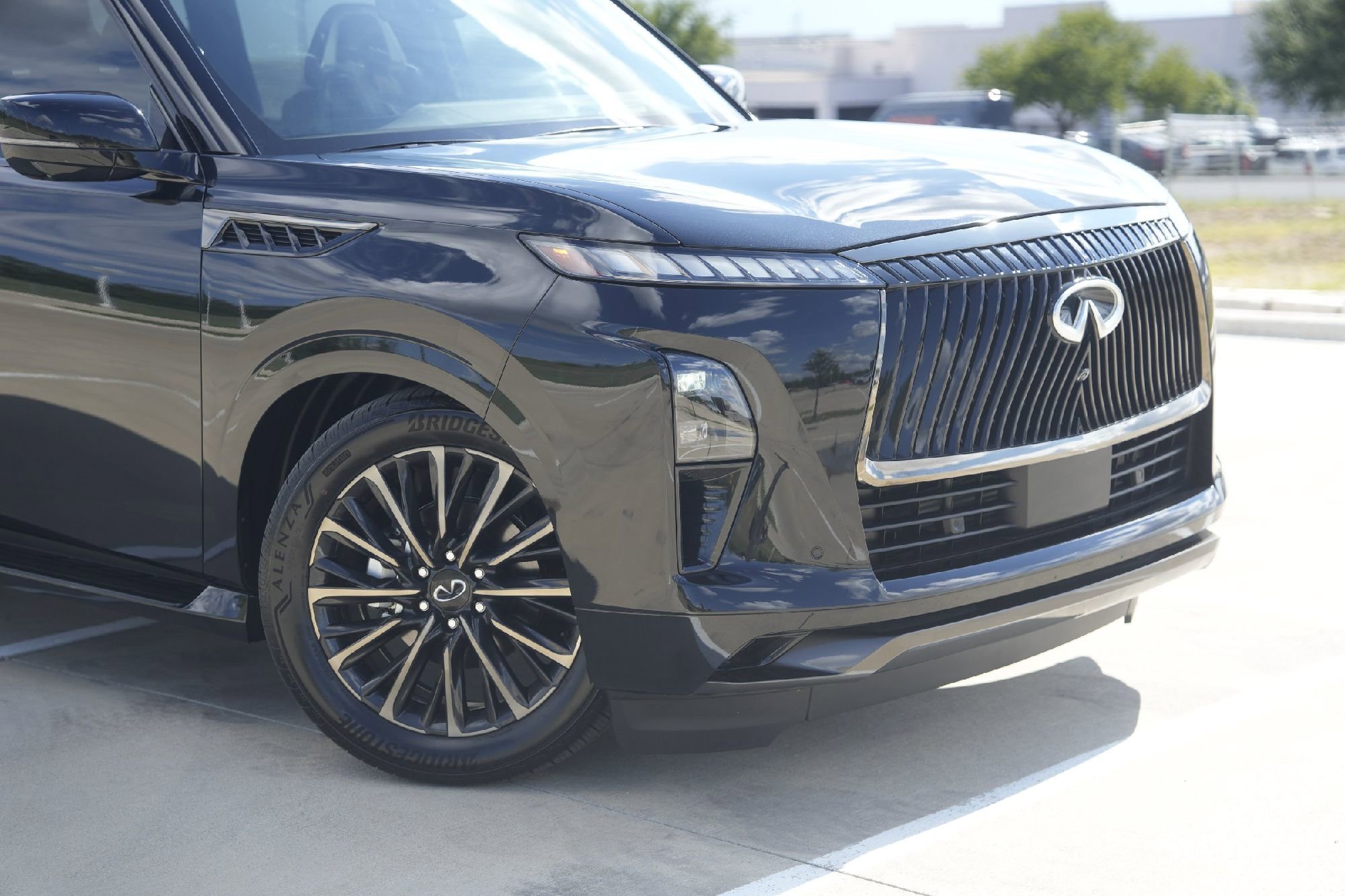 New 2025 INFINITI QX80 Autograph image 3