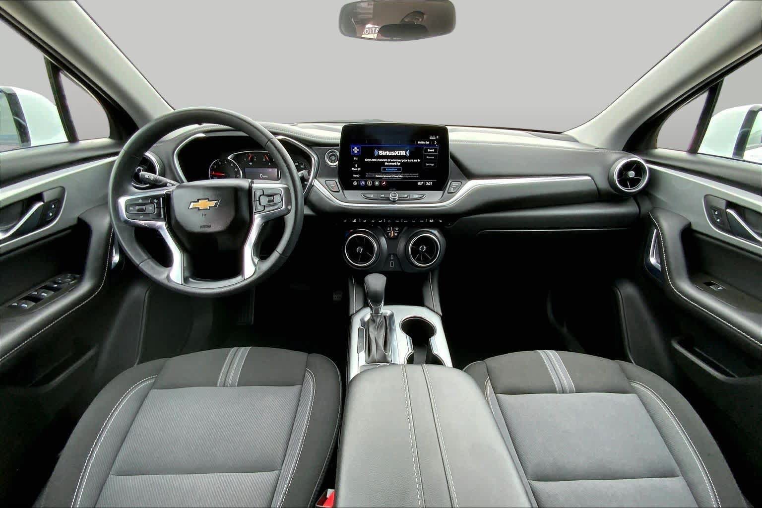 Certified 2025 Chevrolet Blazer LT FWD image 15