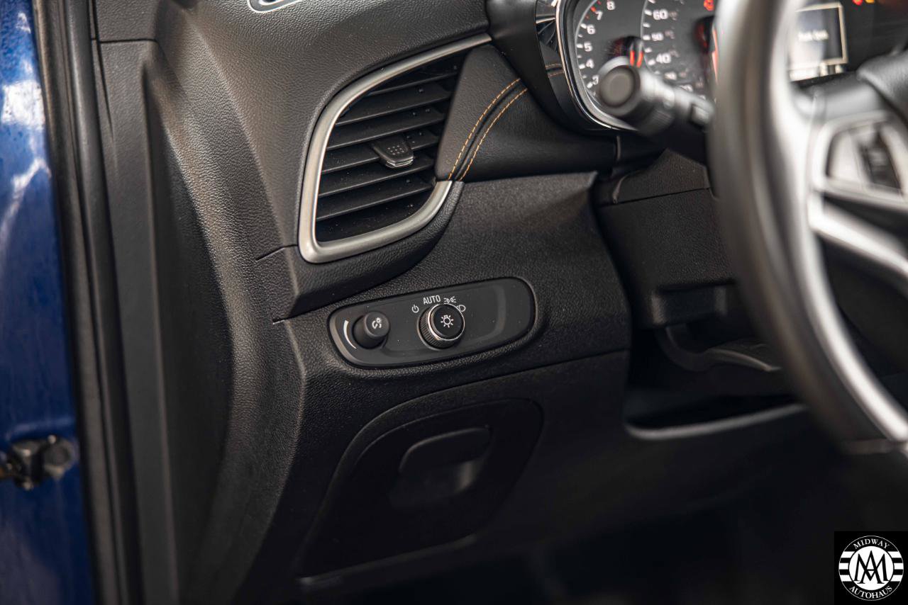 Used 2017 Chevrolet Trax LT w/ Sun & Sound Package image 10