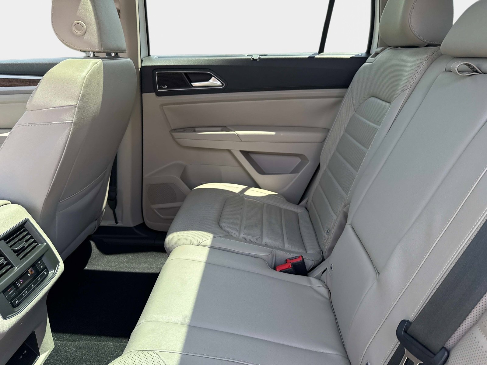 Used 2018 Volkswagen Atlas SEL Premium AWD/4WD image 13