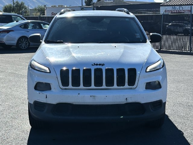 Used 2016 Jeep Cherokee Sport FWD image 8