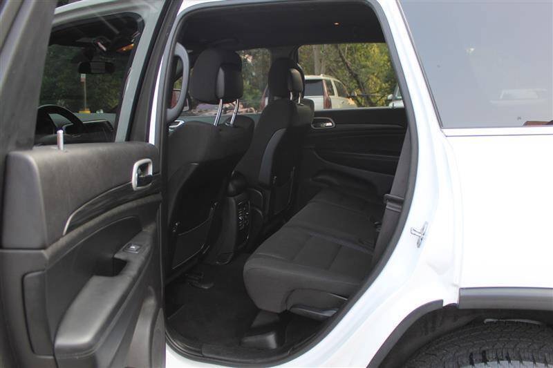 Used 2021 Jeep Grand Cherokee Laredo AWD/4WD image 20
