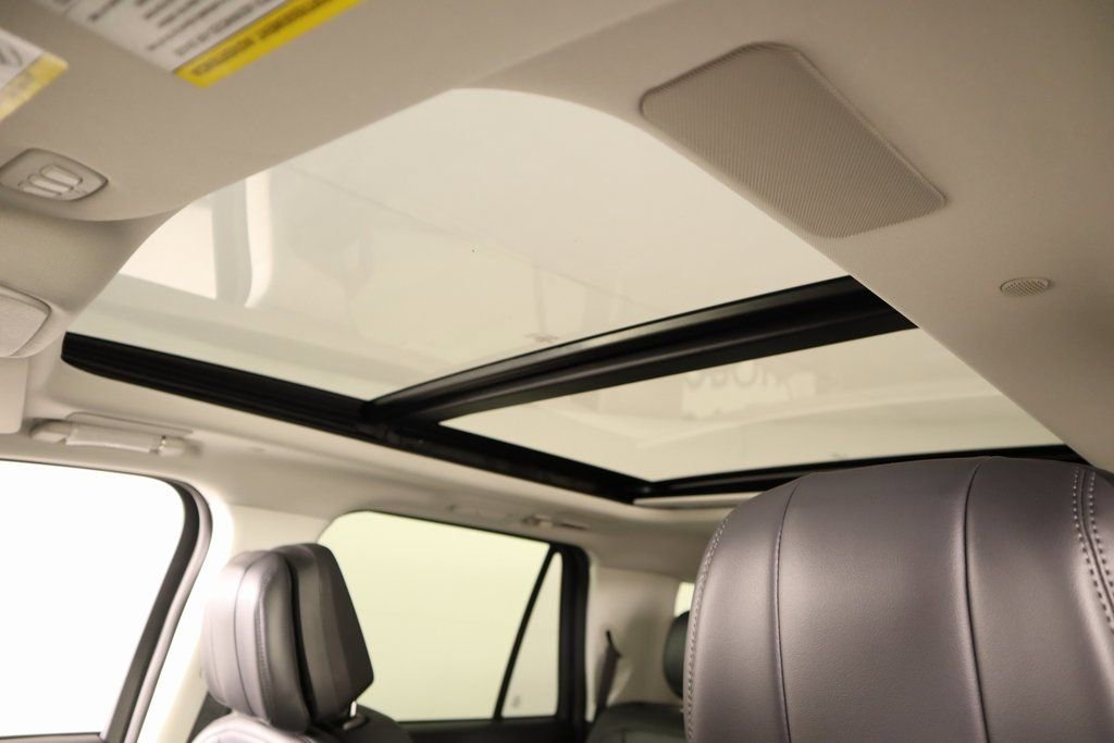 New 2025 Lincoln Navigator Reserve image 16