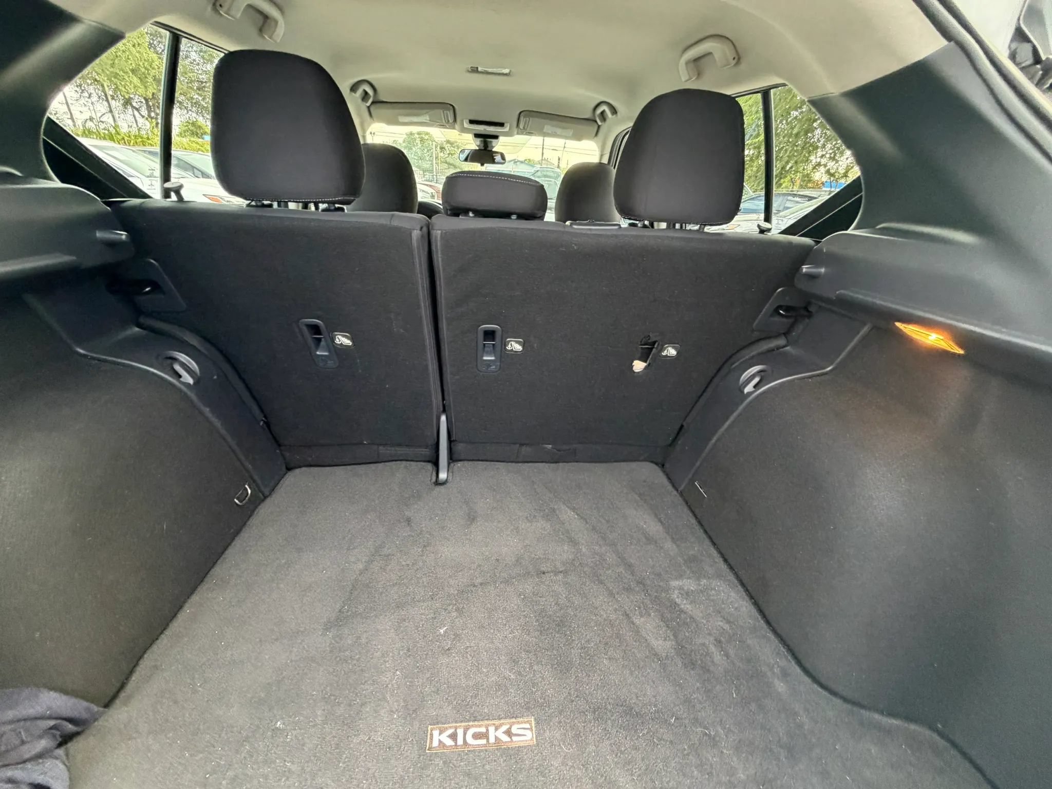 Used 2021 Nissan Kicks SV FWD image 12