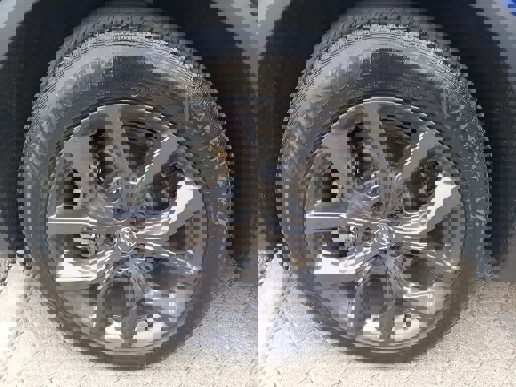 Used 2023 Acura MDX A-Spec image 9