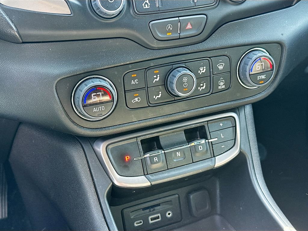 Used 2024 GMC Terrain AT4 image 16