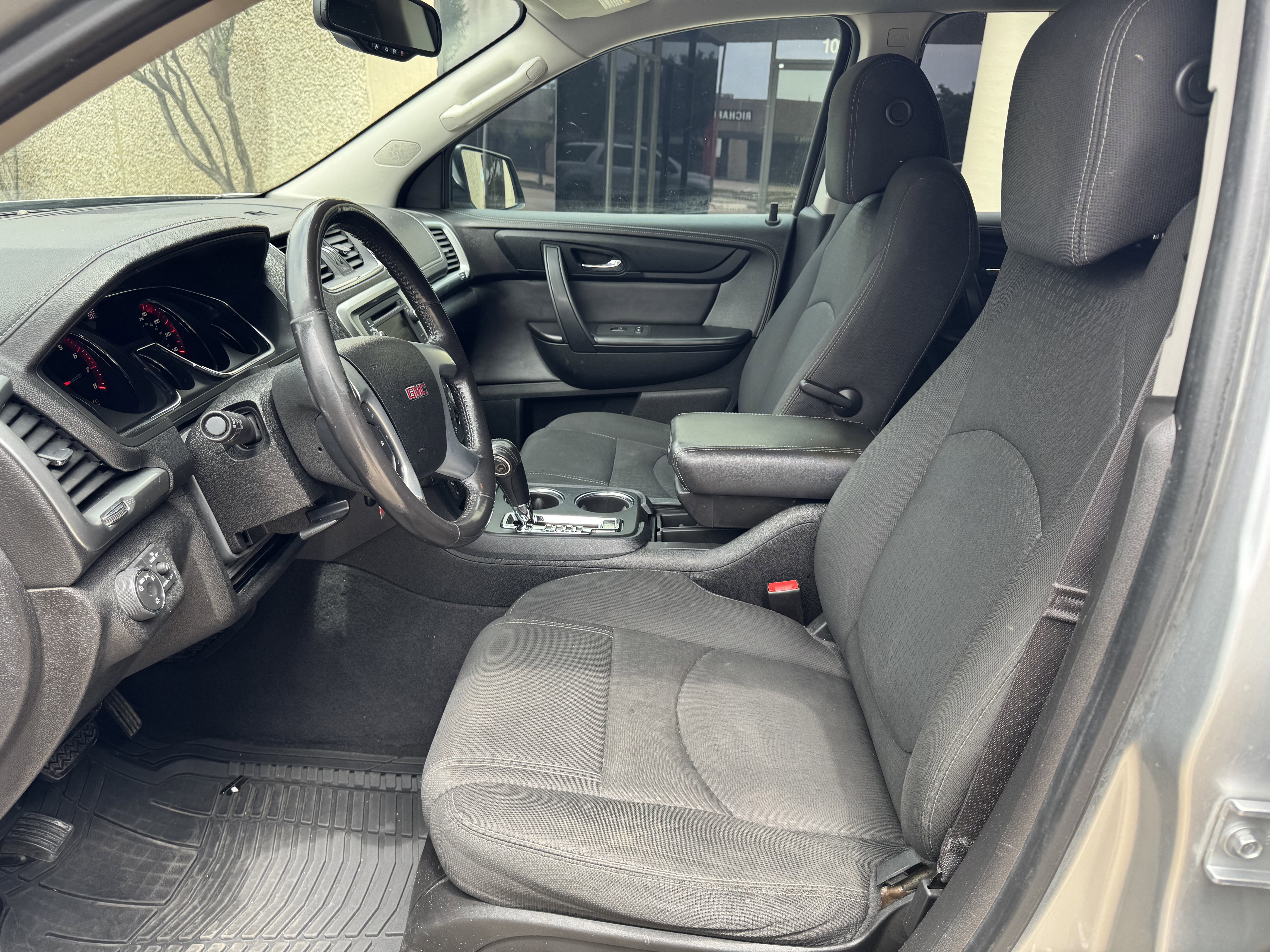 Used 2015 GMC Acadia SLE FWD image 11