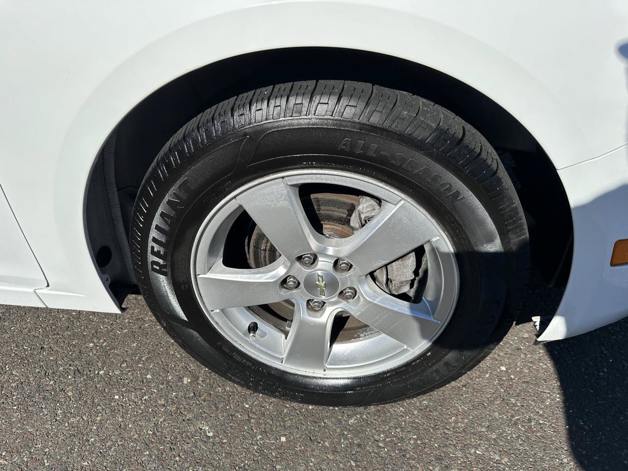 Used 2015 Chevrolet Cruze LT w/ Sun And Sound Package FWD image 31
