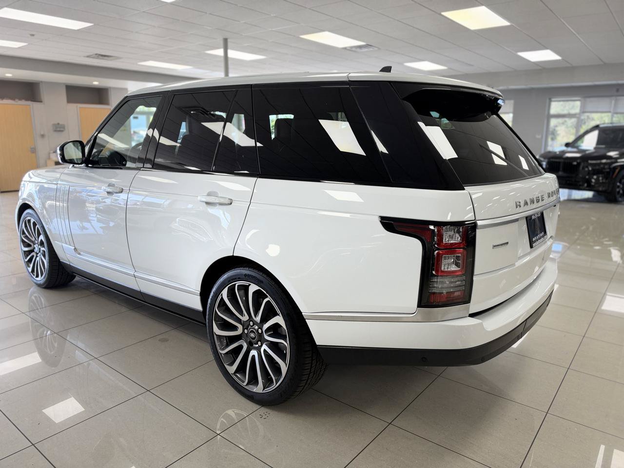 Used 2016 Land Rover Range Rover Autobiography AWD/4WD image 4