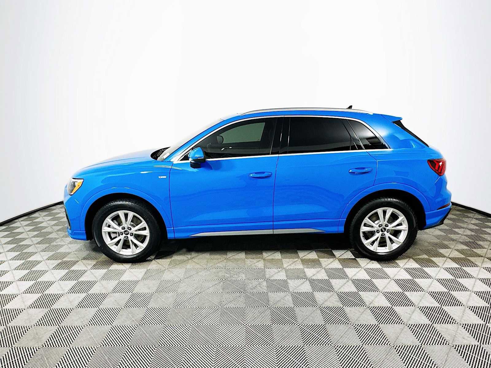 Certified 2022 Audi Q3 2.0T Premium w/ Convenience Package image 4