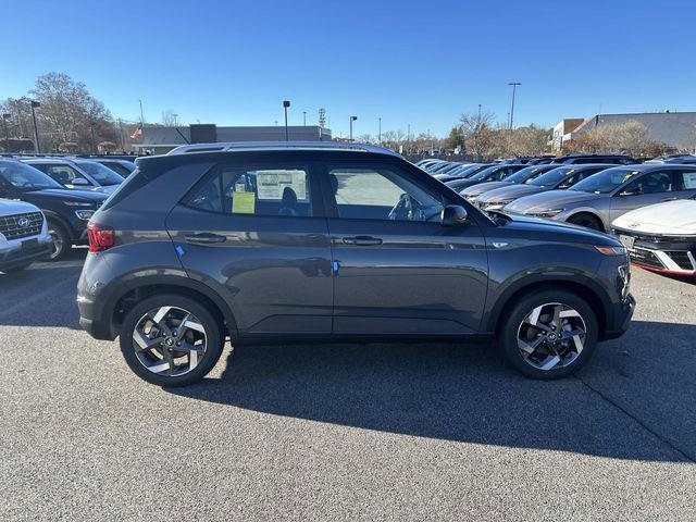 New 2026 Hyundai Venue SEL video 2