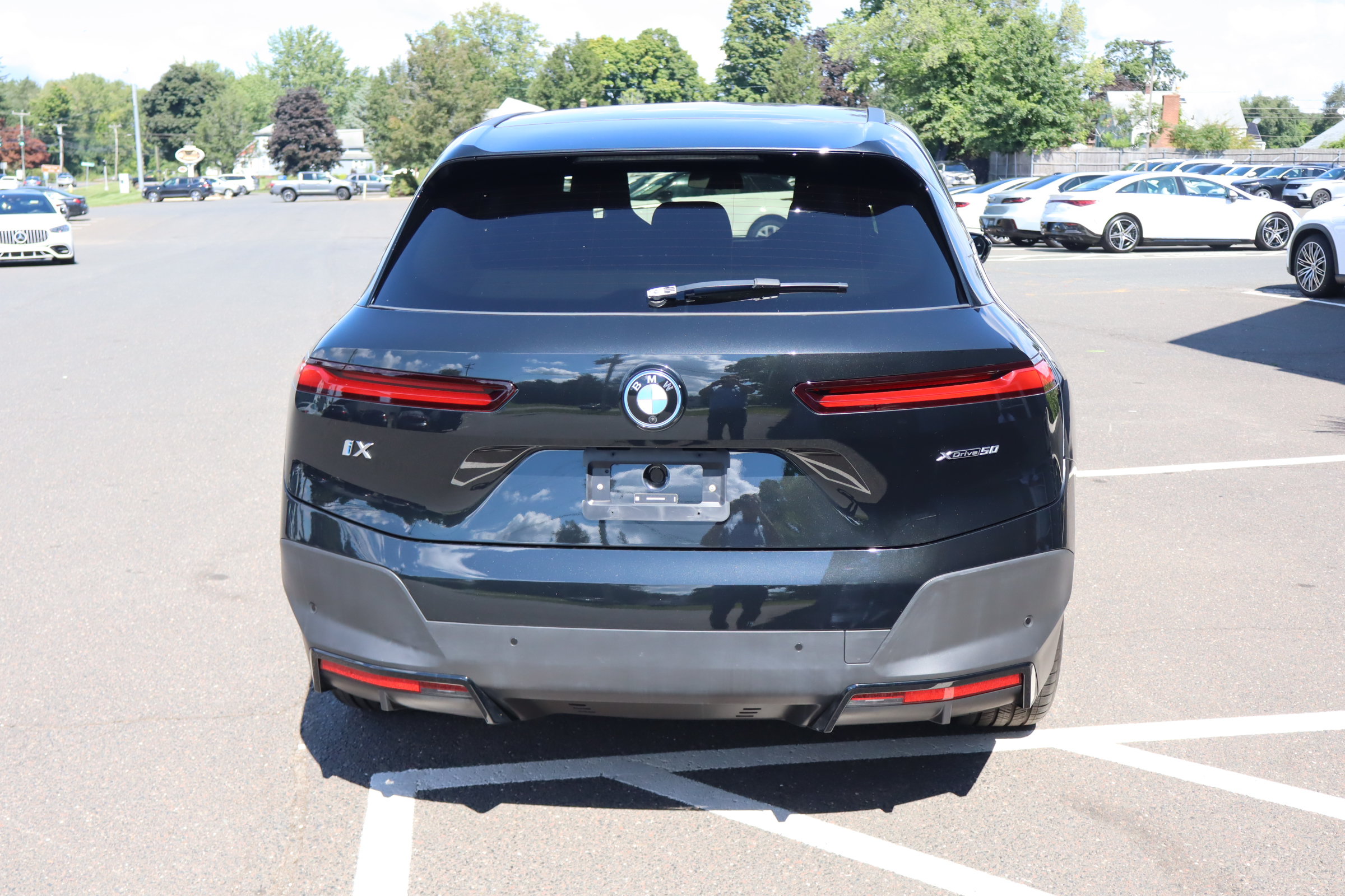Used 2025 BMW iX xDrive50 w/ Convenience Package AWD/4WD image 8