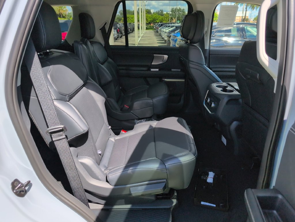 New 2027 Ford Expedition Platinum RWD image 15