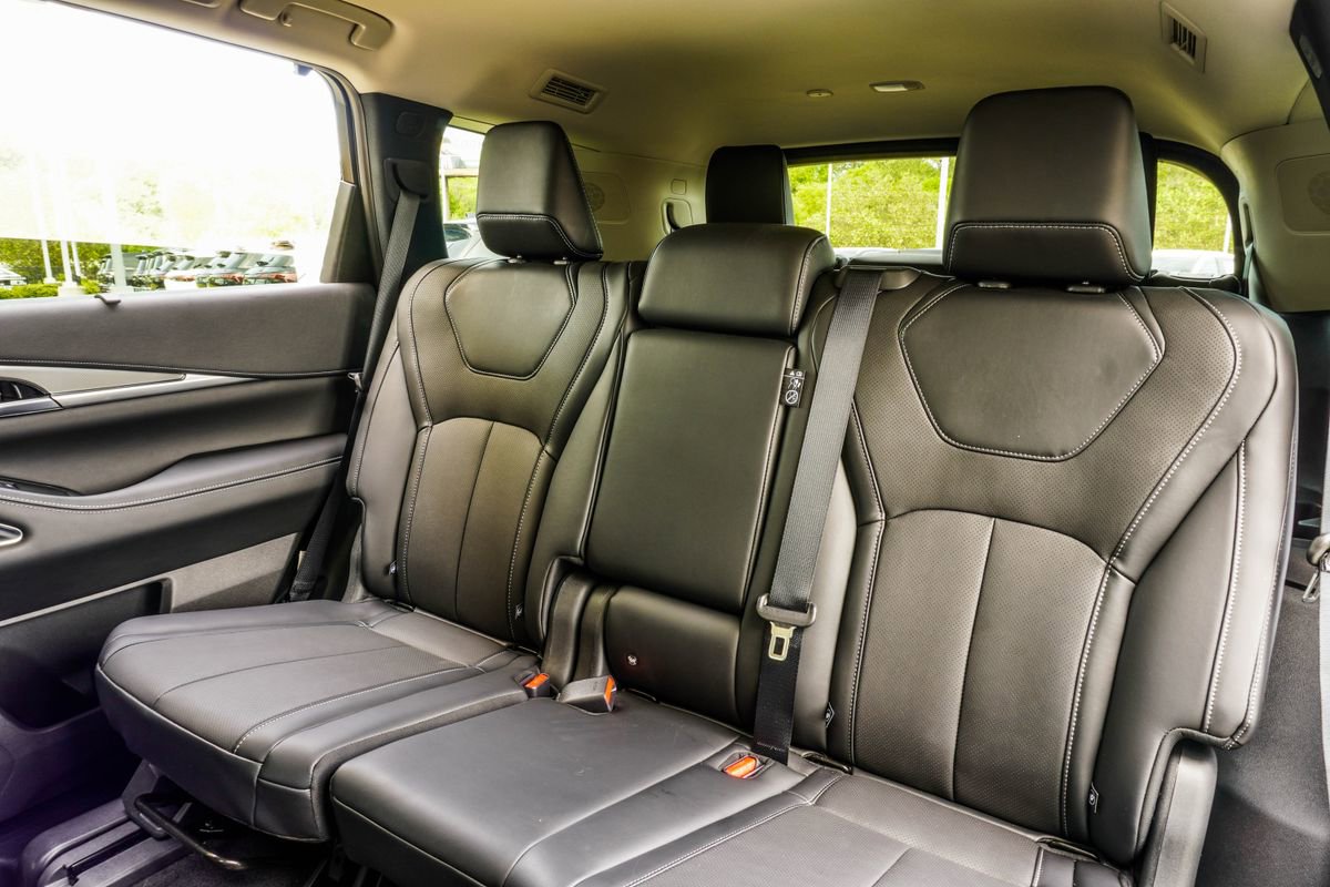 Certified 2026 INFINITI QX60 Luxe w/ Cargo Package FWD image 36