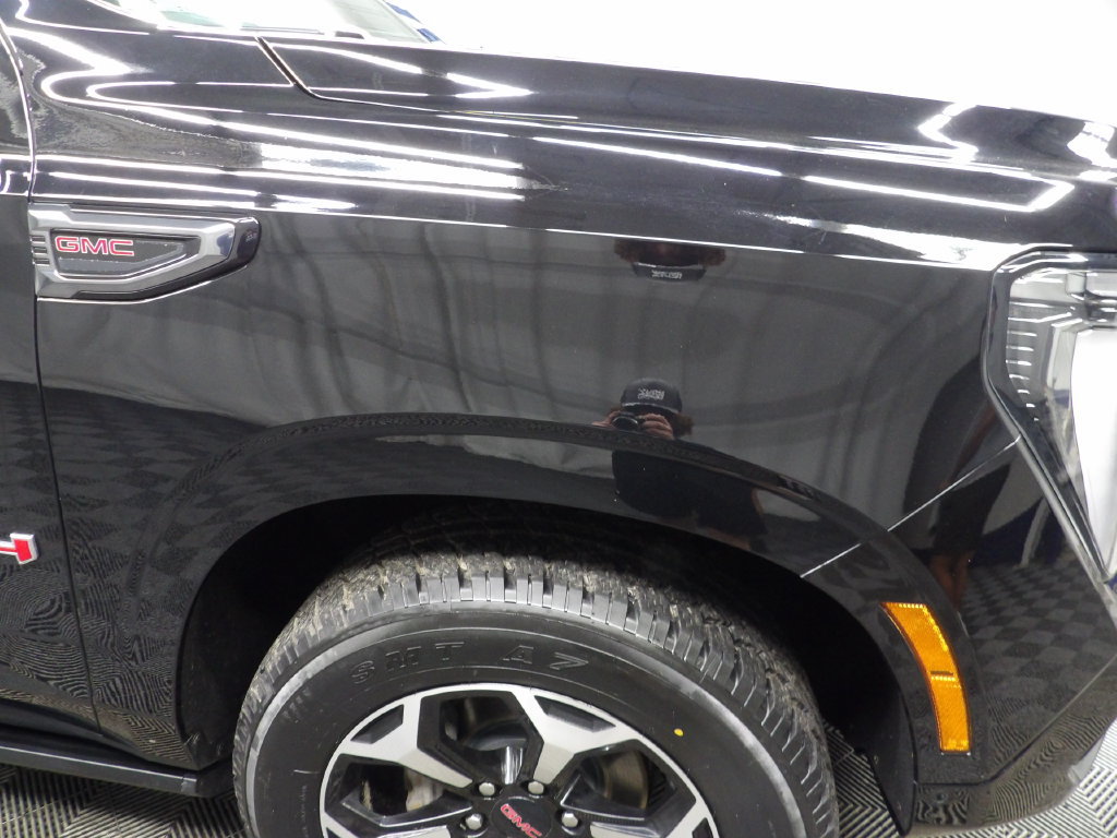 Used 2025 GMC Yukon XL AT4 AWD/4WD image 32