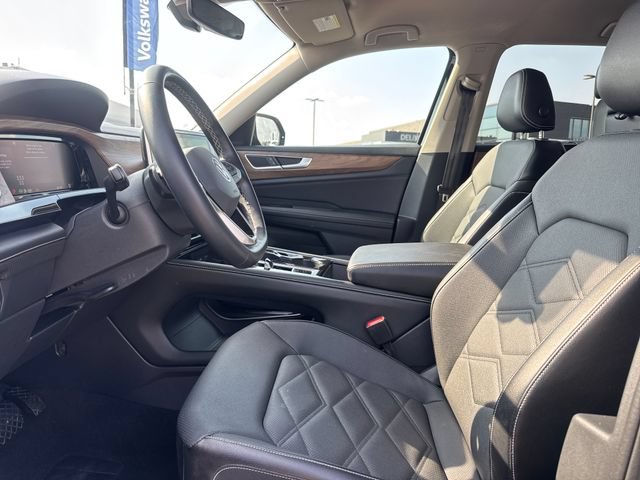 Used 2024 Volkswagen Atlas SE AWD/4WD image 12