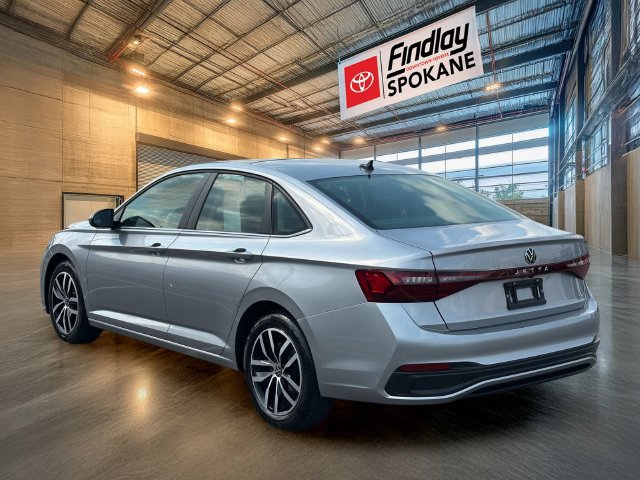 Used 2025 Volkswagen Jetta SE FWD image 6