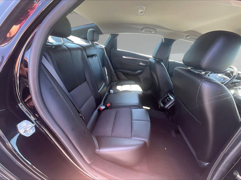 Used 2018 Chevrolet Impala LT FWD image 24