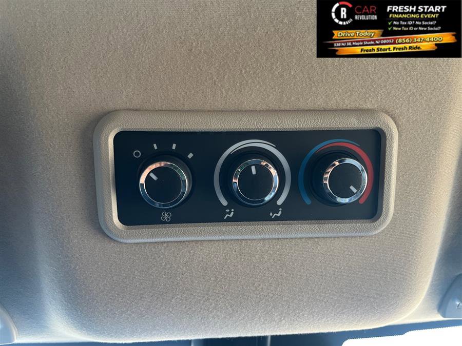 Used 2024 Chevrolet Express 3500 LT w/ LT Preferred Equipment Group RWD image 16