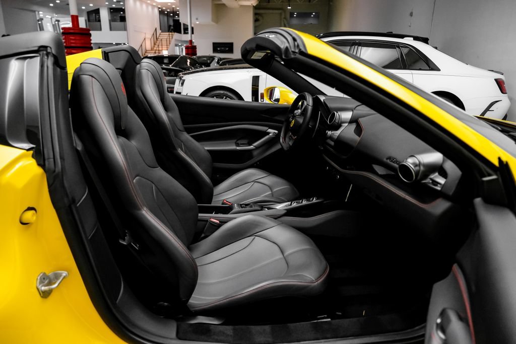 Used 2022 Ferrari F8 Tributo RWD image 38