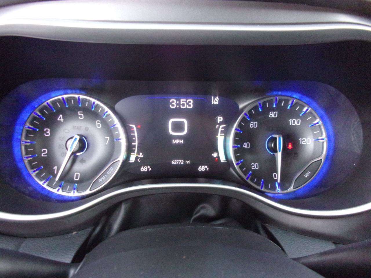 Used 2023 Chrysler Pacifica Touring-L image 23