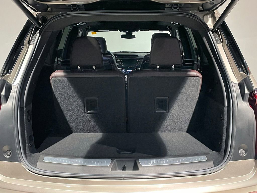 Used 2023 Cadillac XT6 Premium Luxury image 5