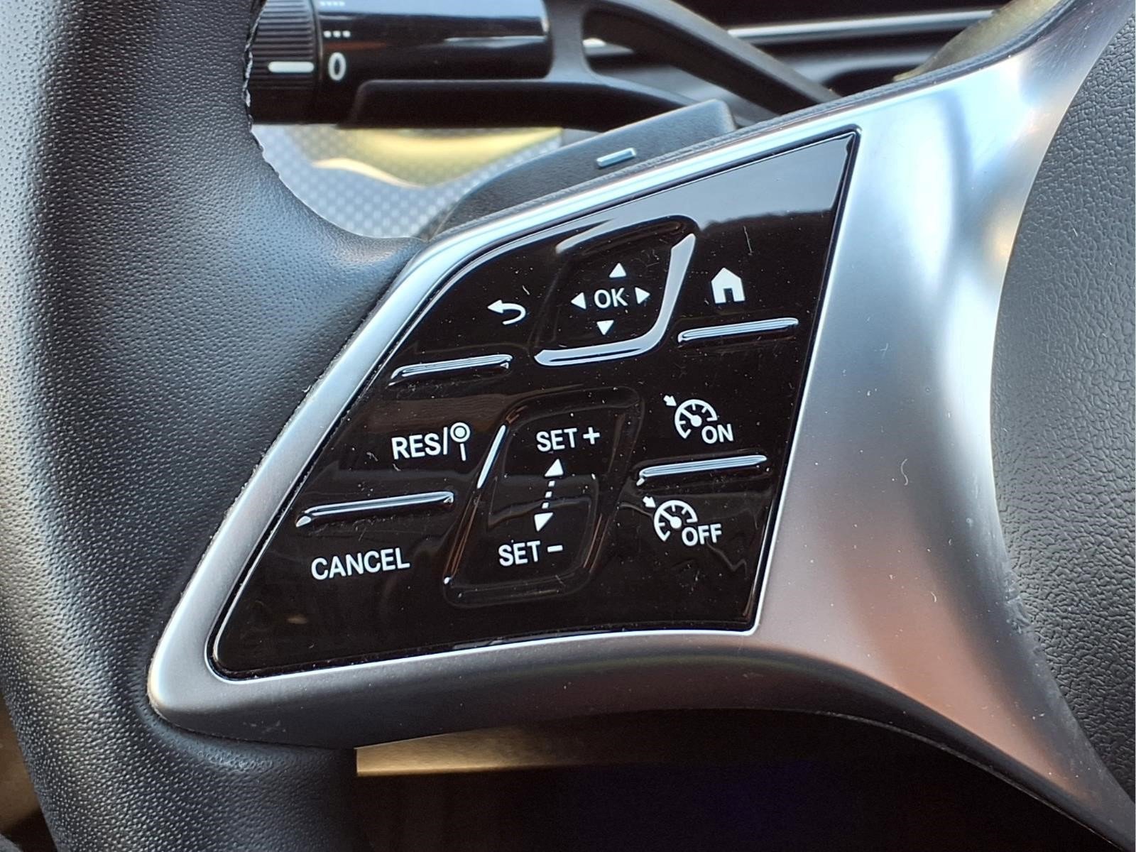 Certified 2023 Mercedes-Benz C 300 4MATIC Sedan image 17