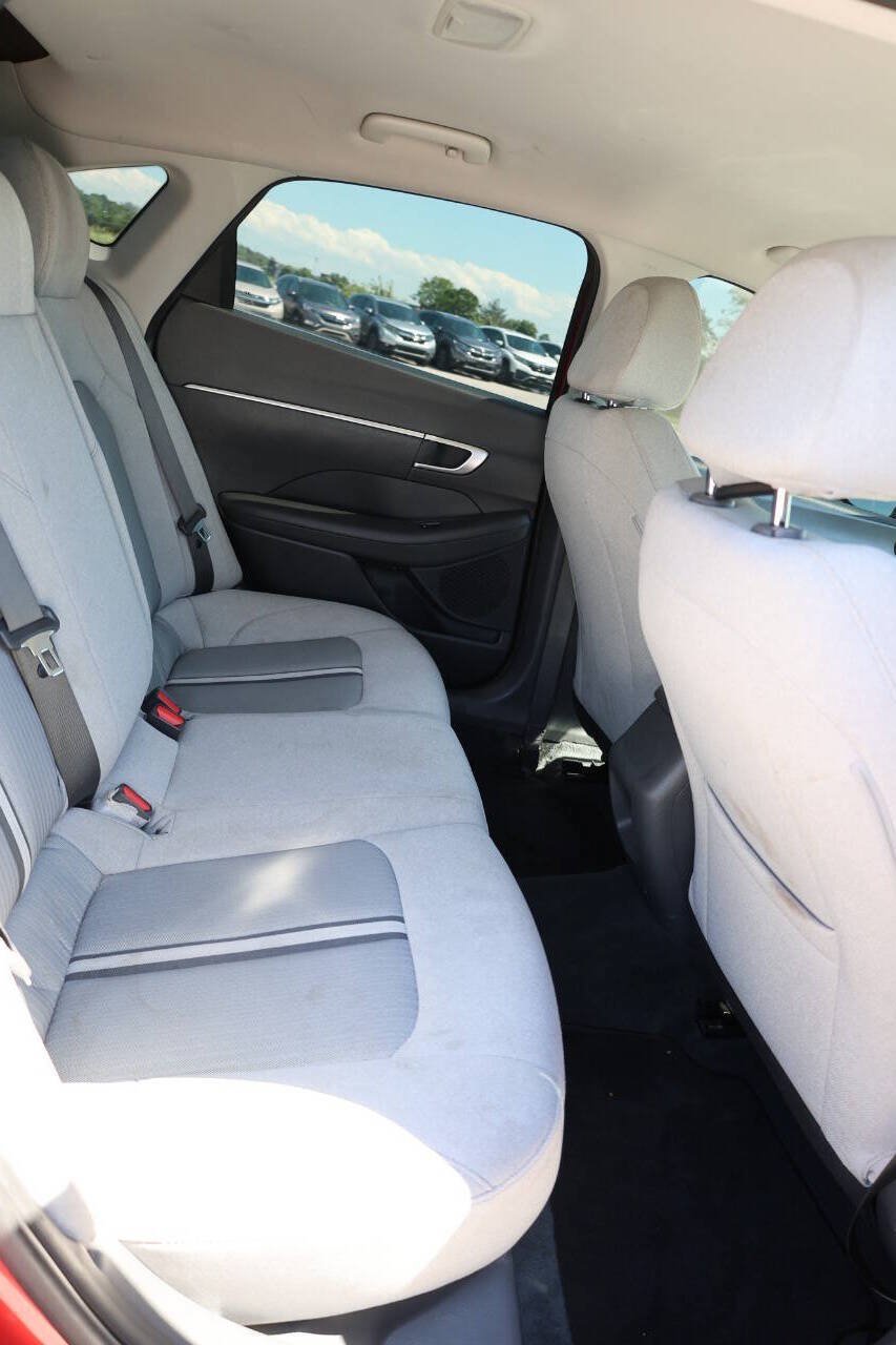 Used 2022 Hyundai Sonata SE FWD image 16