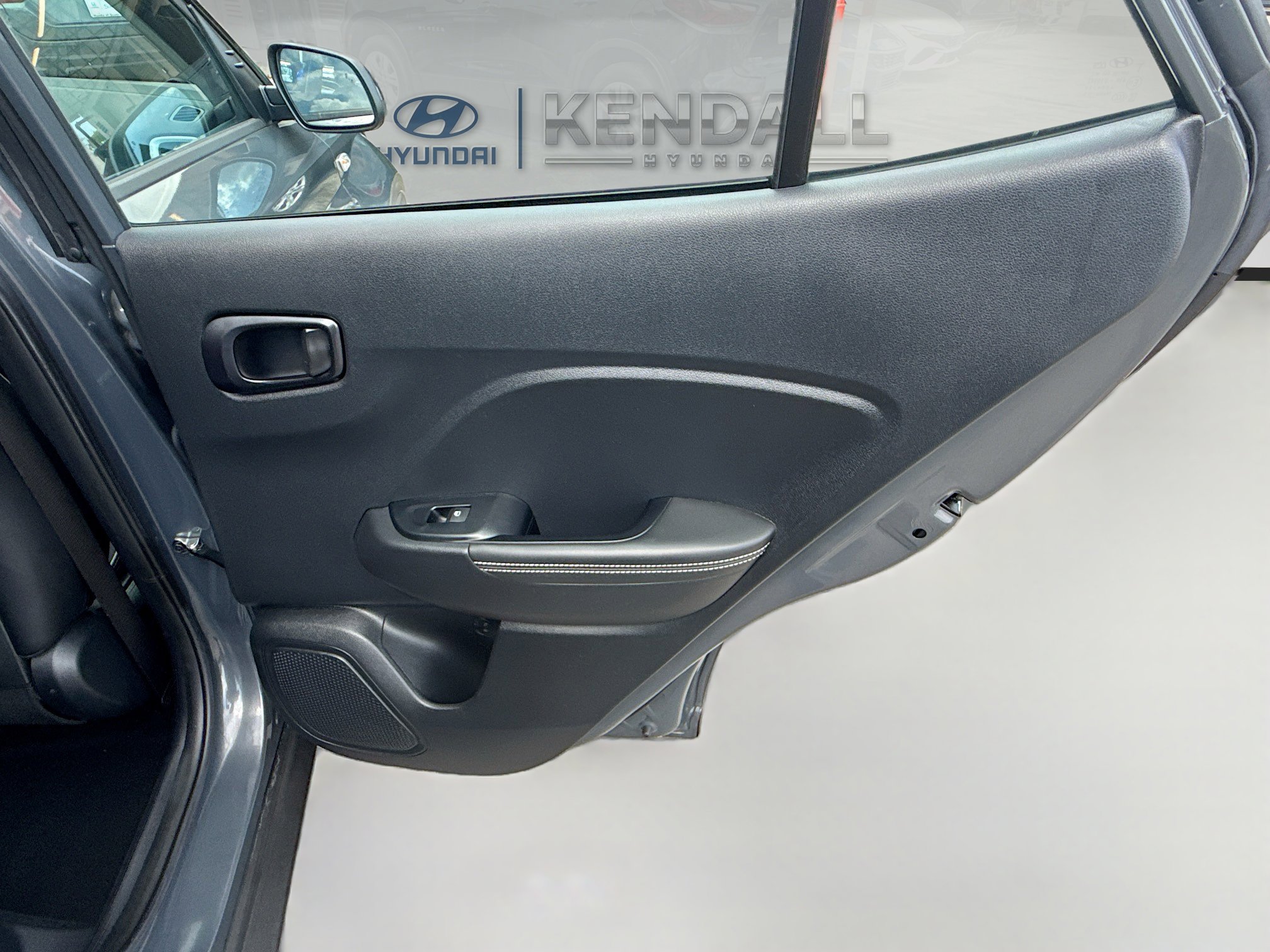 Used 2023 Hyundai Venue Limited w/ Cargo Package FWD image 27