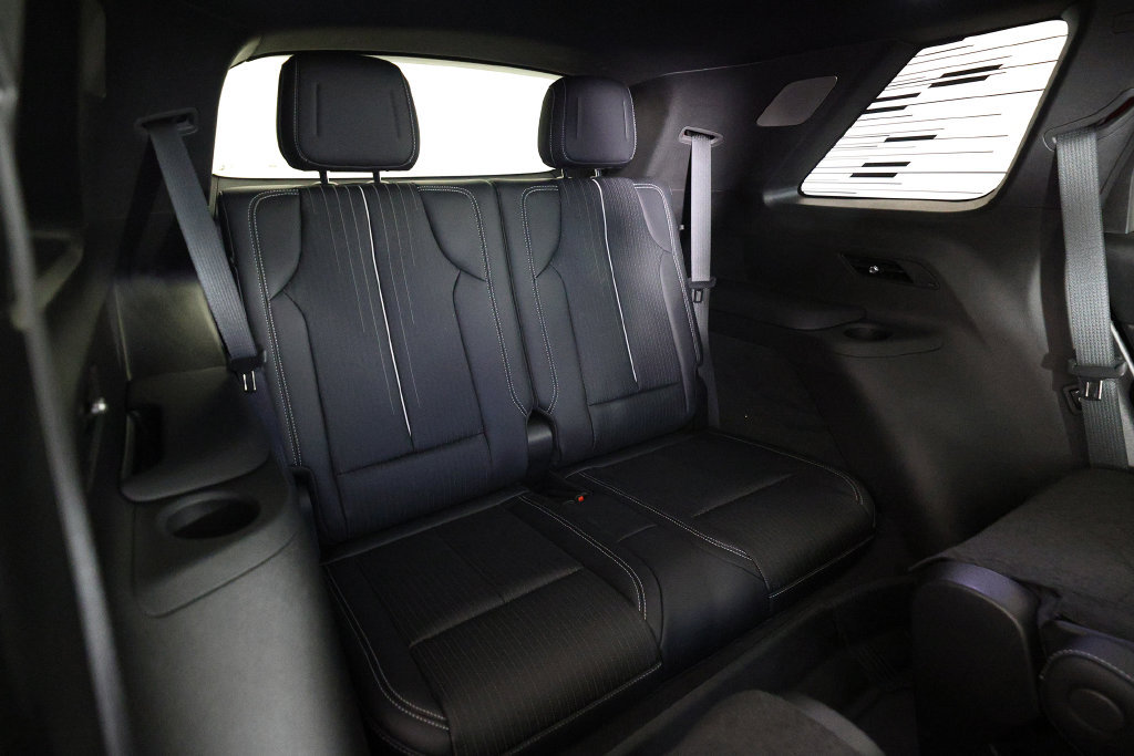 Used 2026 Cadillac Vistiq Sport w/ LPO, Floor Liner Package AWD/4WD image 12