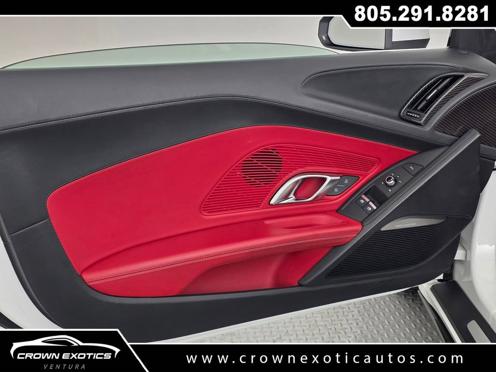 Used 2022 Audi R8 V10 w/ Carbon Exterior Package RWD image 27