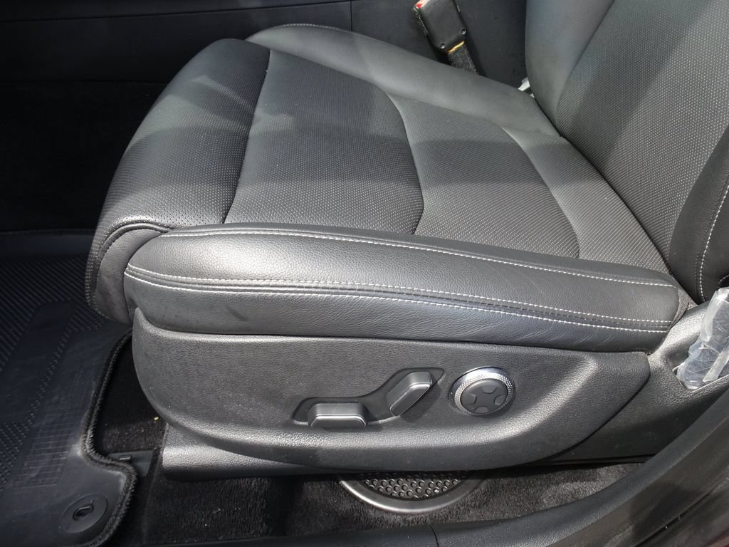 Used 2023 Genesis GV70 2.5T AWD/4WD image 8